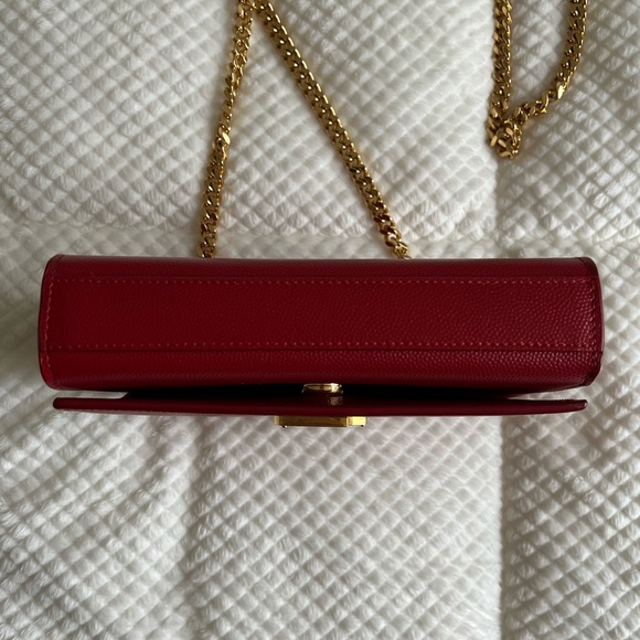 Saint Laurent KATE SMALL CHAIN BAG IN GRAIN DE POUDRE EMBOSSED LEATHER - Picture 7 of 9